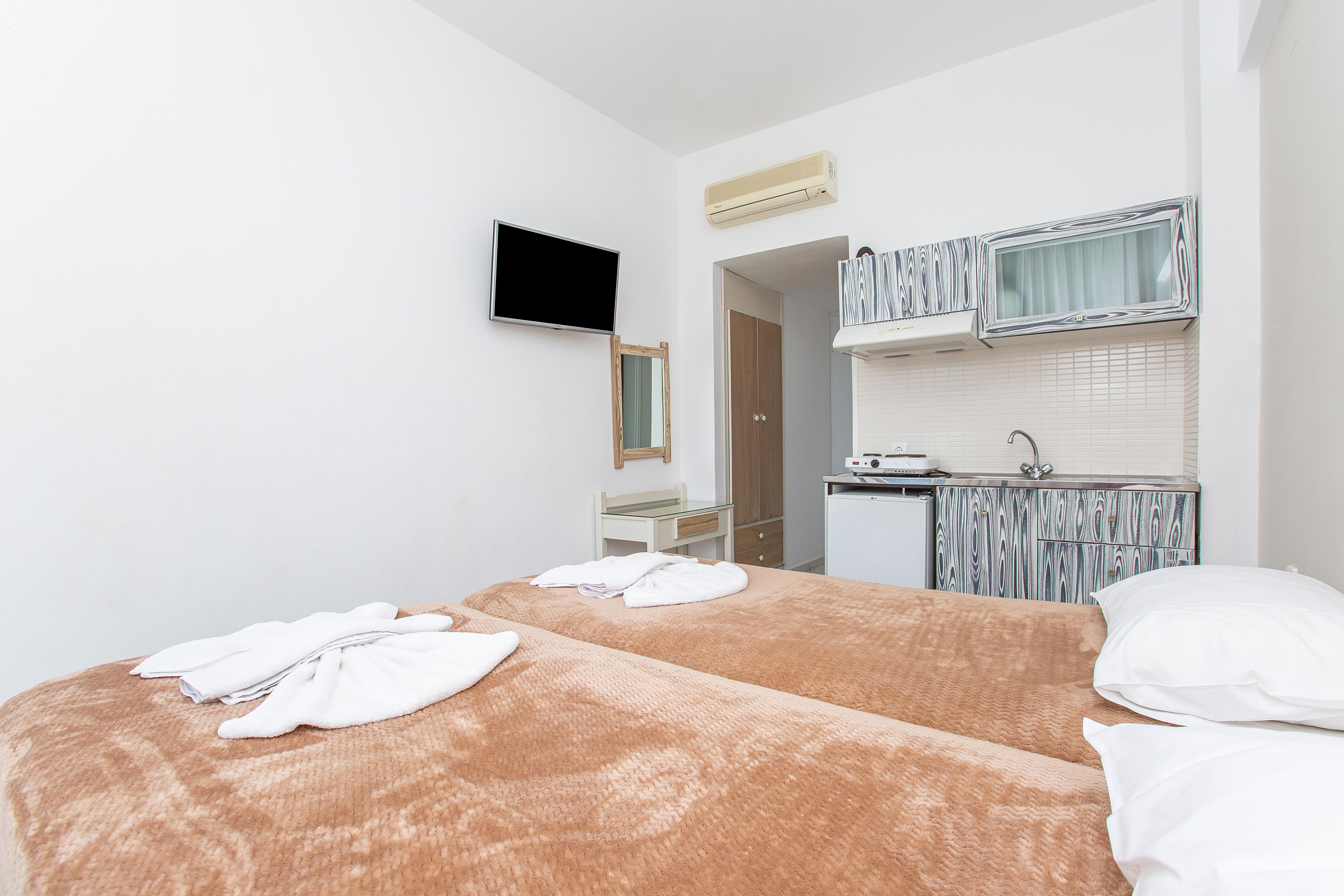 Hermes Hotel Malia Exterior foto